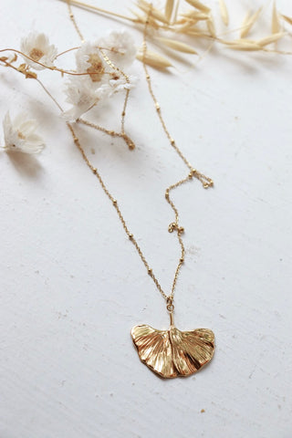 Long fan leaf necklace