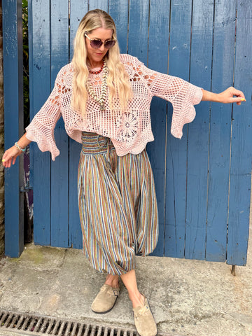 Dusty pink scalloped crochet top