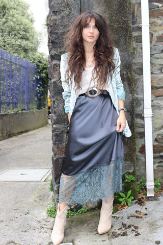 Silky lace end skirt (Dark grey)