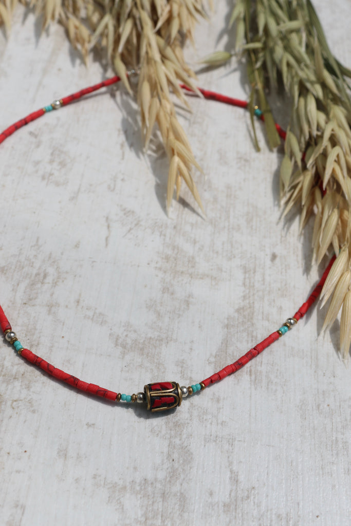 Rolling box beaded necklace