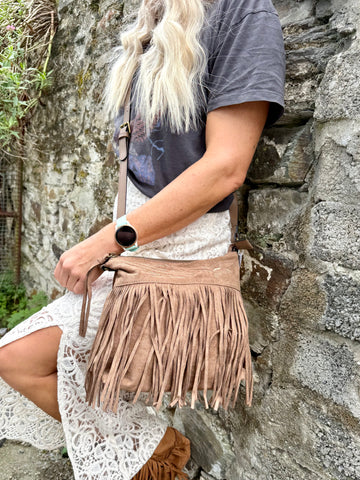 Fringe faux suede handbag (Light Brown)