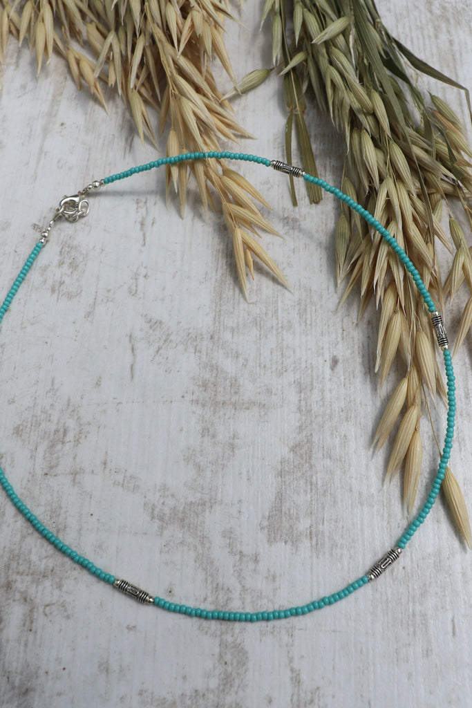 Turquoise beaded barrel necklace