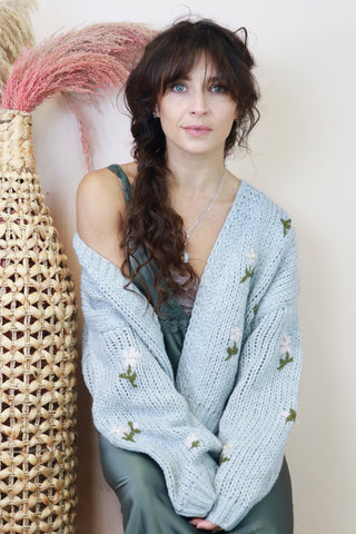 Flower embroidered cardigan