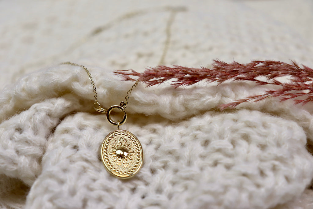 Sun pendant necklace (Gold)