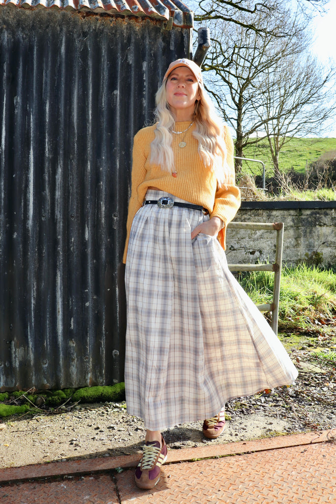 Check skirt