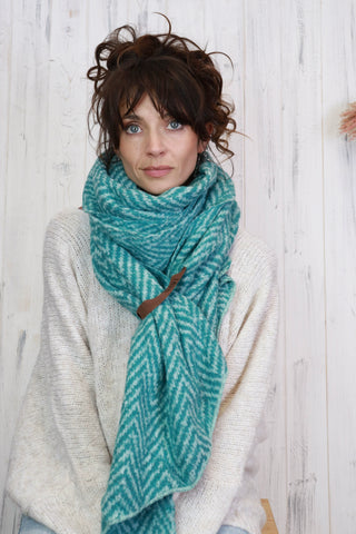 Chevron soft knit scarf (Teal)