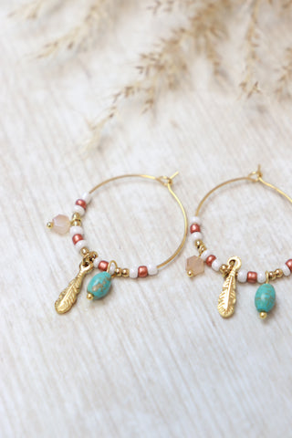 Beaded feather hoops (Gold)